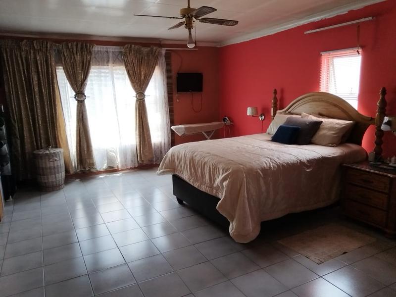 2 Bedroom Property for Sale in Tlhabane North West